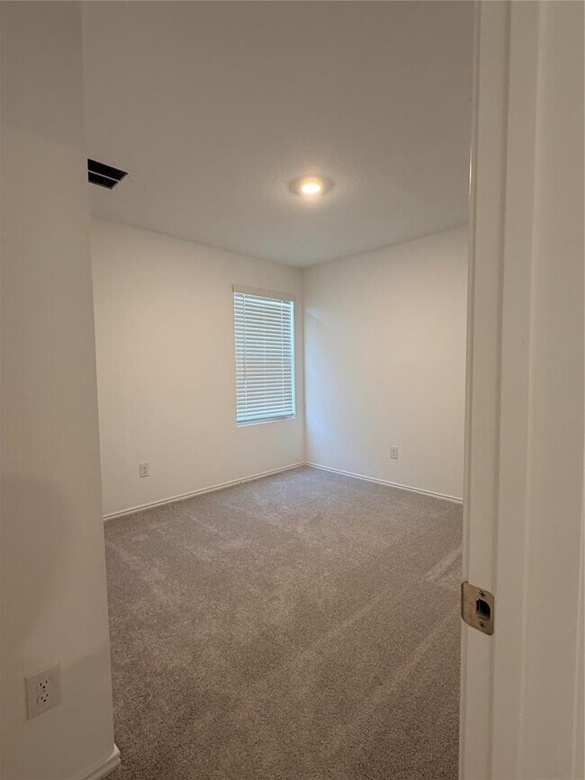 Building Photo - 208 Skyfire Street