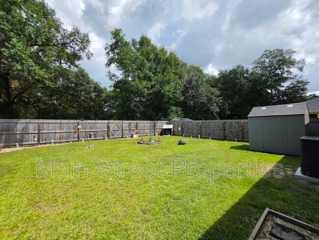 Building Photo - 5165 Peach Dr