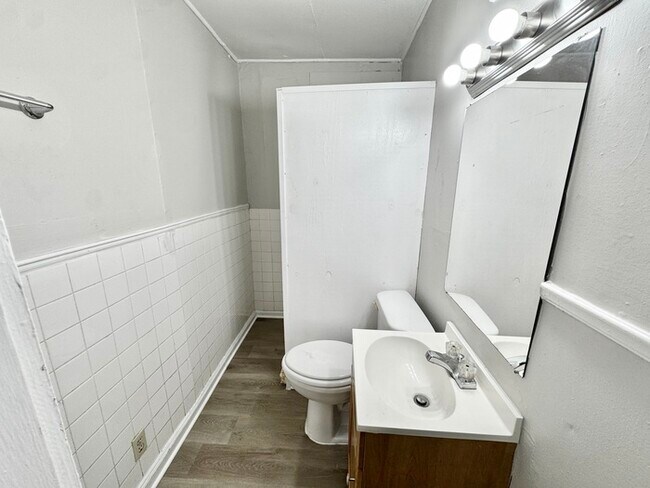 Building Photo - 3592 Vivia Ave