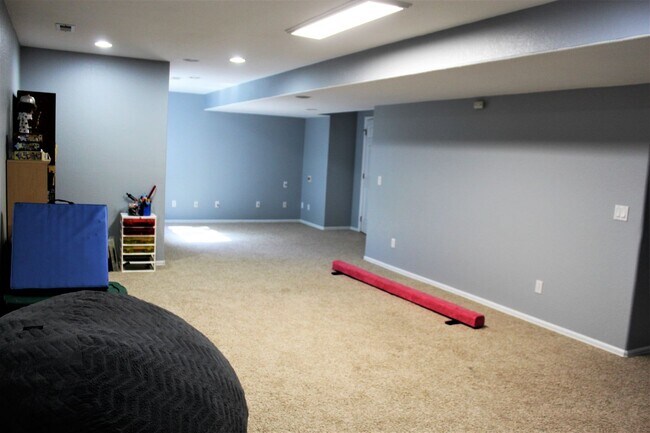 Building Photo - 7665 Chancellor Dr