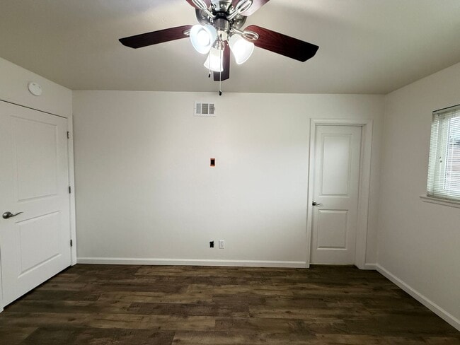 Building Photo - Orcutt Single Story Updated Home is Pet Fr...