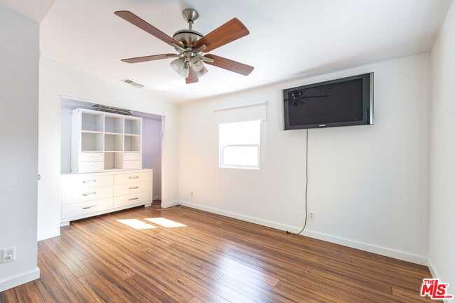 Building Photo - 3418 Greensward Rd