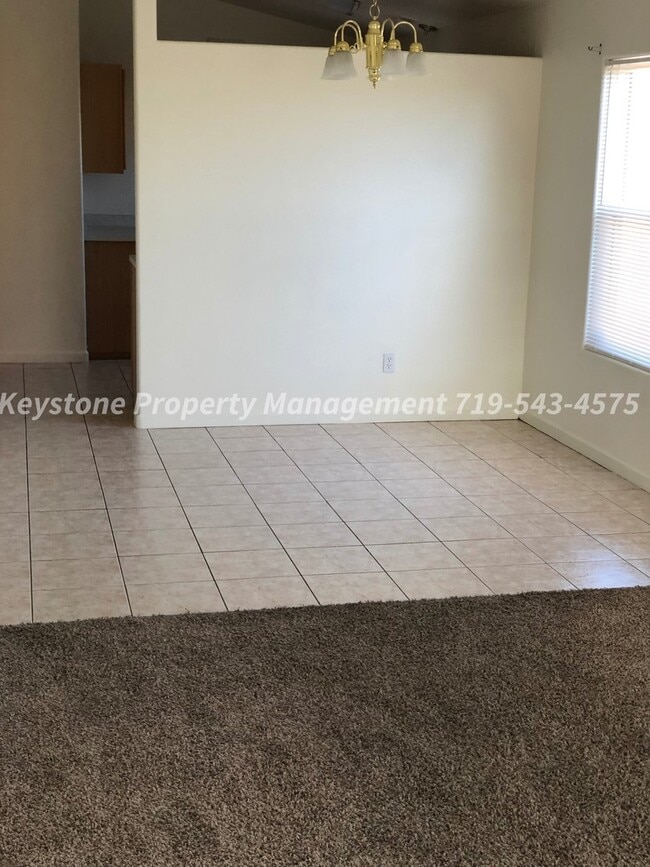 Building Photo - Beautifully Maintained Home in Pueblo West 3 Bed/2 Bath/2 Car Garage $2000/$2000