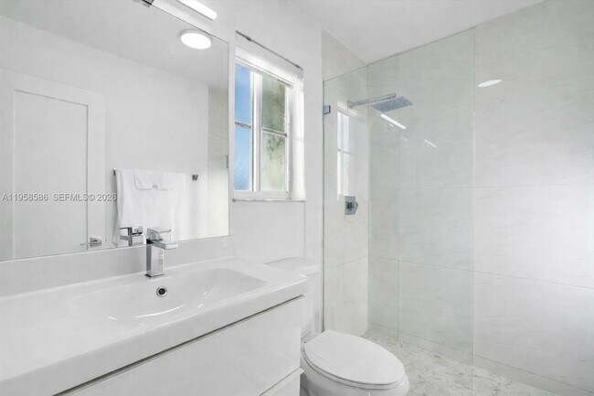 Building Photo - 342 NW 114th Ave