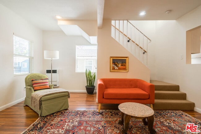 Building Photo - 1809 W 37th Pl