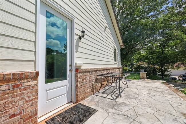 Building Photo - 2909 Jones Mill Rd