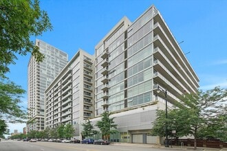 Building Photo - 1620 S Michigan Ave