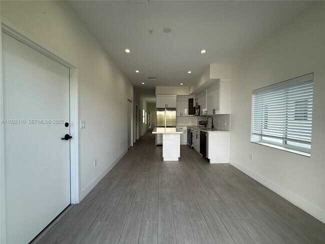 Building Photo - 1786 SW 9th St