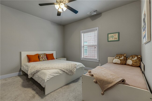 Building Photo - 2630 E Bayside Xing