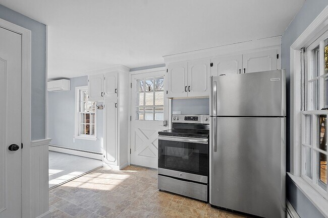 Building Photo - 52 Point Pleasant Rd