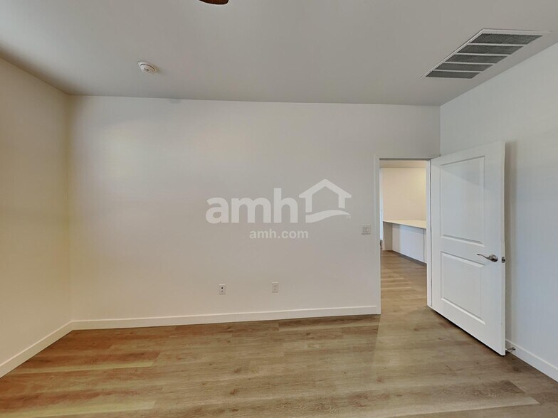 Building Photo - 14155 N Luckett Rd