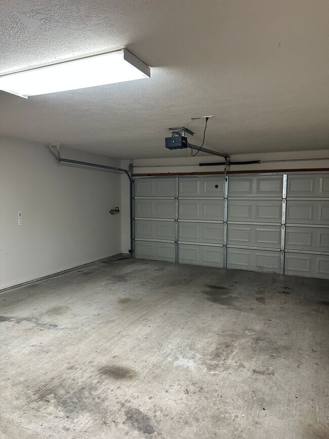 Building Photo - 3707 Essen Loop