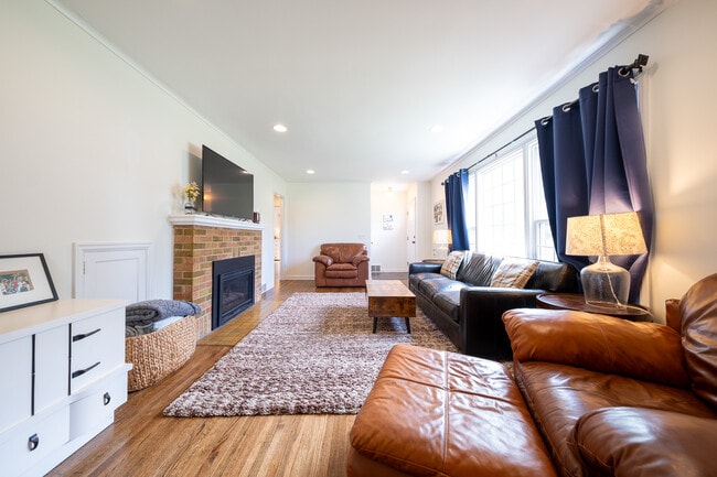 Building Photo - 4948 Normandy Pl