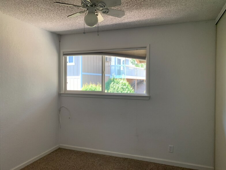 Building Photo - 103 Sunset Cir