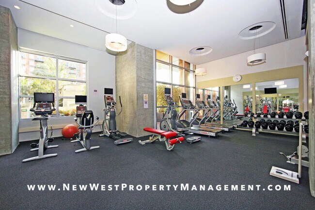 Building Photo - Stunning Southeast corner East Village 2-b...