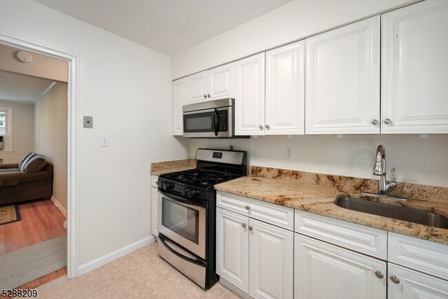 Building Photo - 349 Bloomfield Ave