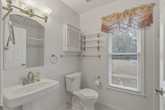 Building Photo - 100 Timberline Dr