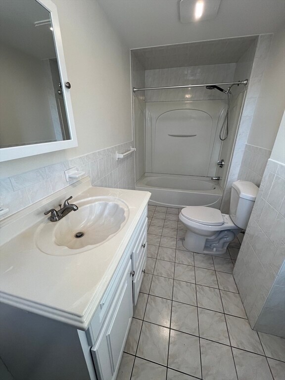 Building Photo - 36 Everett St