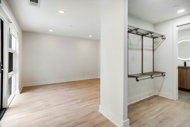 Building Photo - 1716 14th St NW