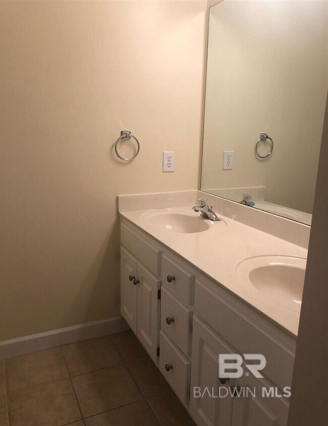 Building Photo - 9568 Aspen Cir