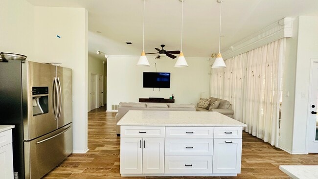 Building Photo - 2310 Falcon Dr