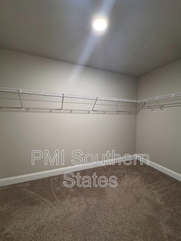 Building Photo - 199 Rosewood Cir