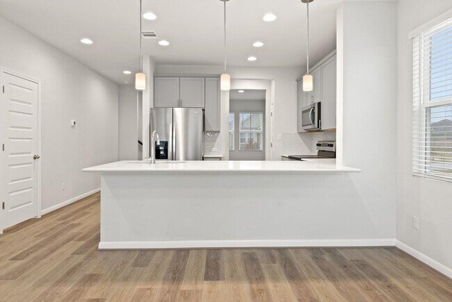 Building Photo - 303 Elm Br Trl