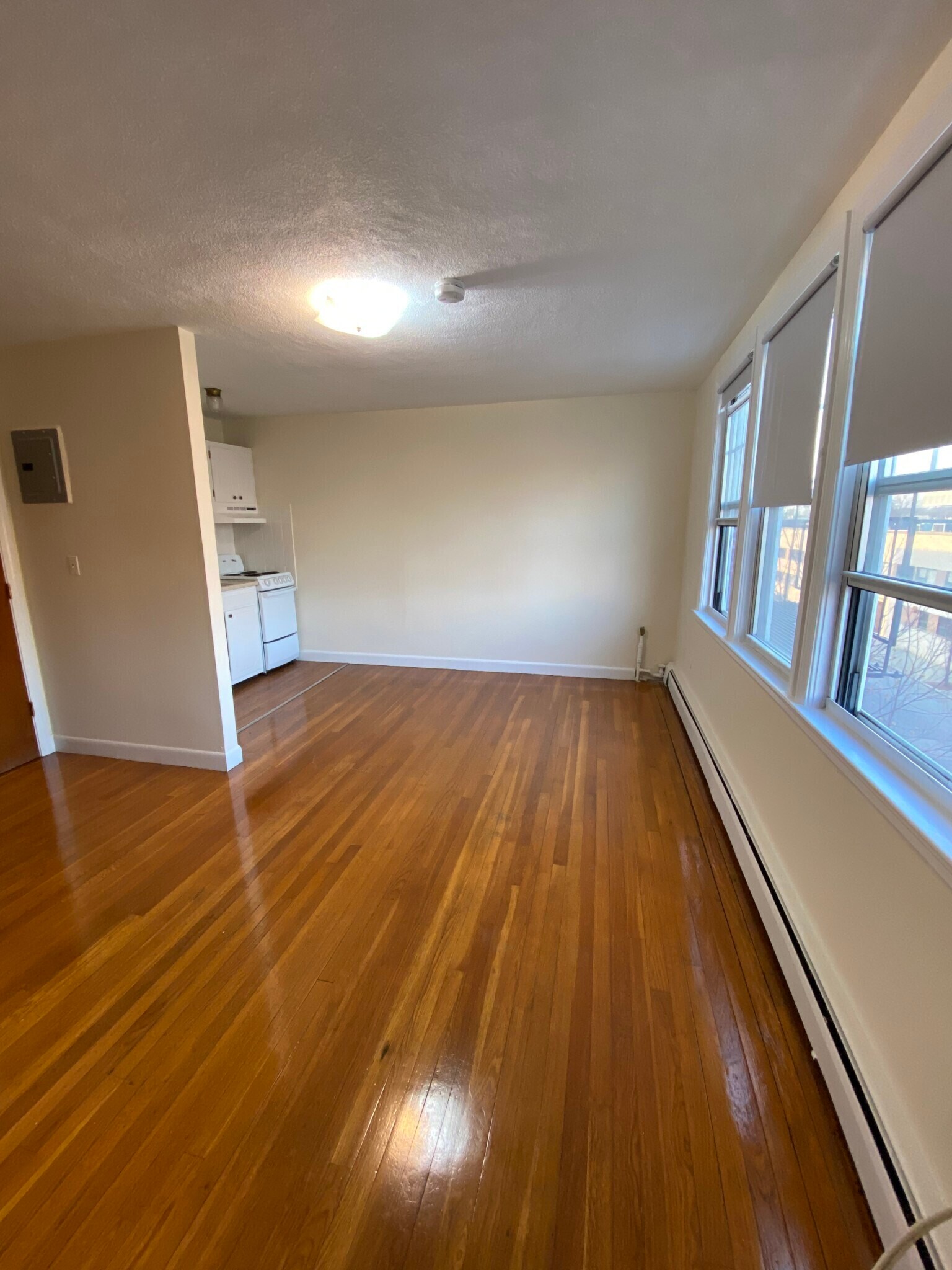 Building Photo - 164 N Beacon St