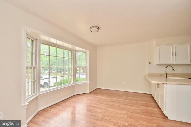 Building Photo - 8991 Omega Ct
