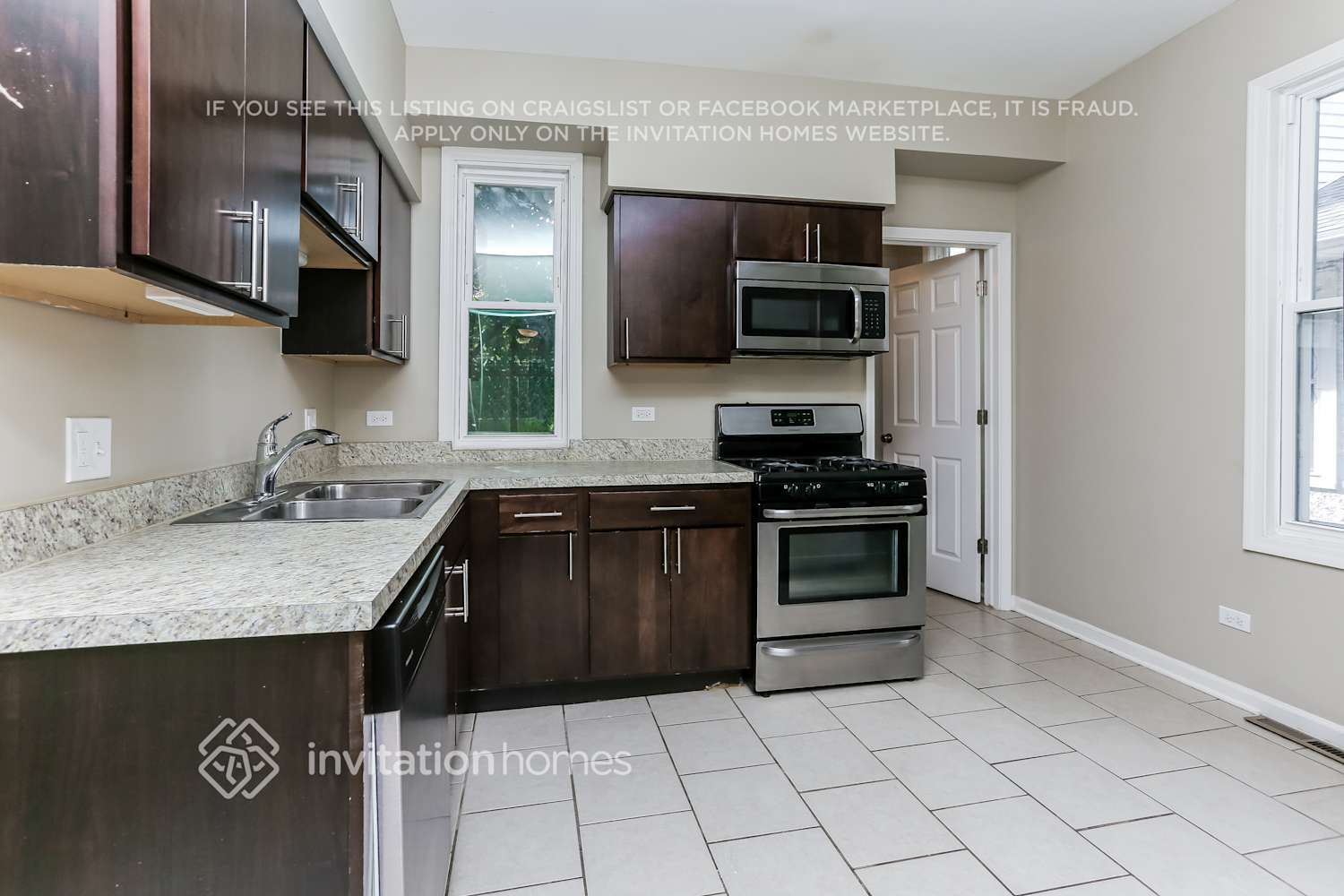 Building Photo - 1021 Marengo Ave