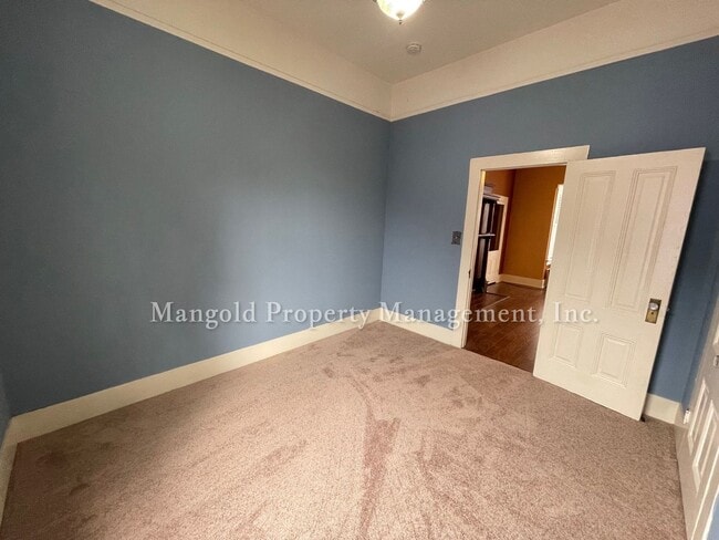 Building Photo - Beautiful Victorian Style 3-Bedroom Home C...