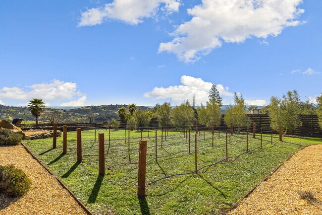 Building Photo - 5830 Heights Rd