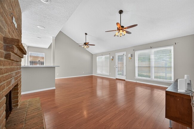 Building Photo - 6107 Howland Ct