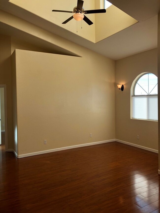 Building Photo - Sunny Three Bedroom in North Prescott Valley