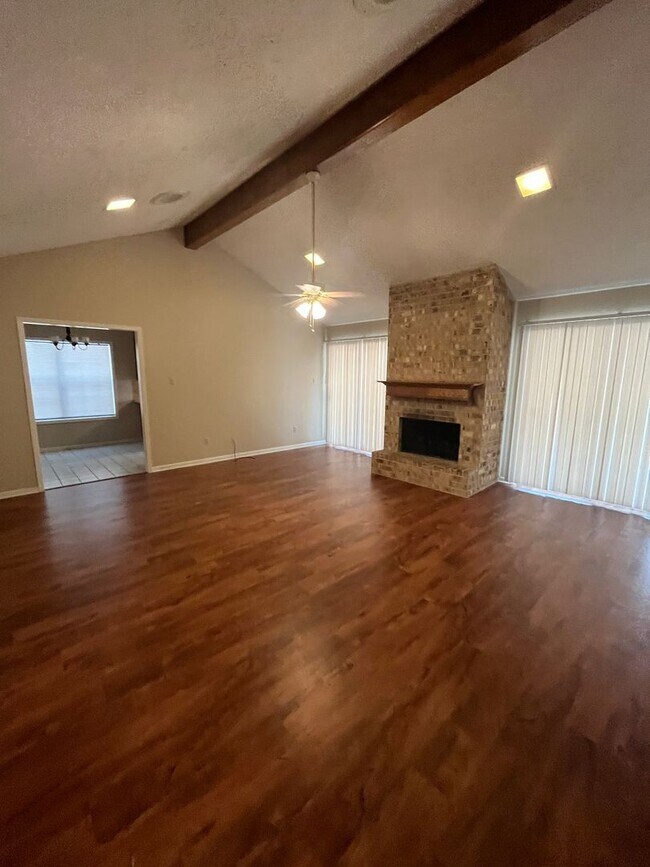 Building Photo - Great 3/2 House for Lease