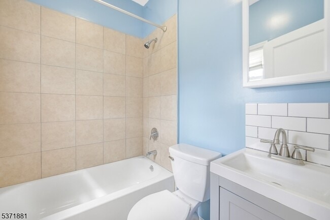 Building Photo - 38 Semel Ave
