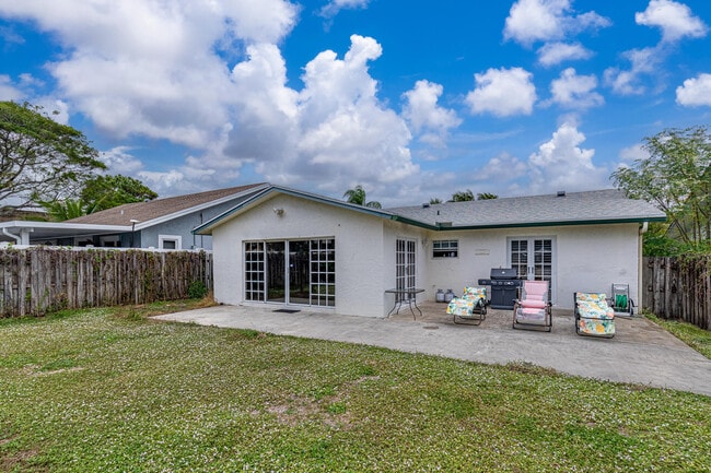 Building Photo - 564 NW 55th St