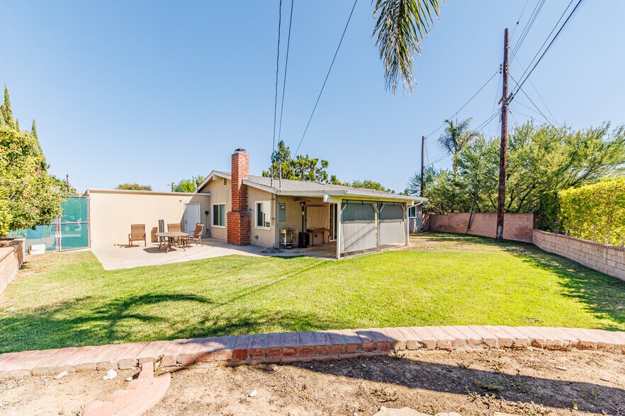 Building Photo - 9549 Forbes Ave