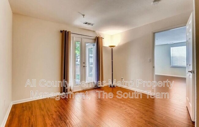 Building Photo - 5201 S Fox St