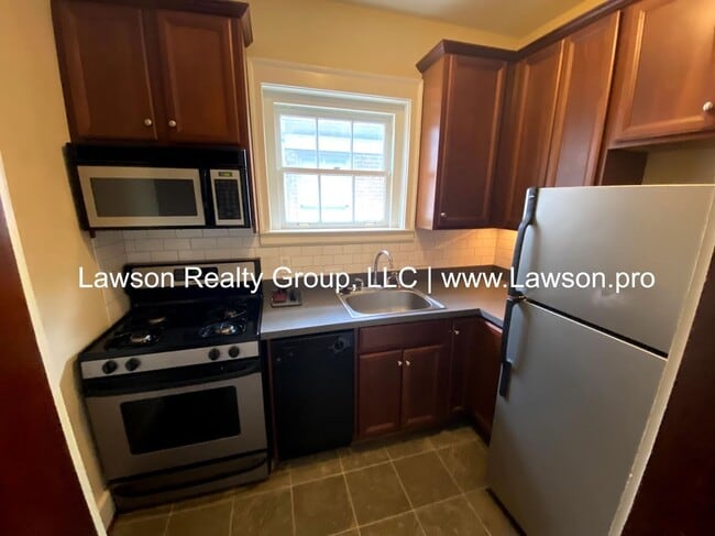 Building Photo - 343 Albemarle Ave SW