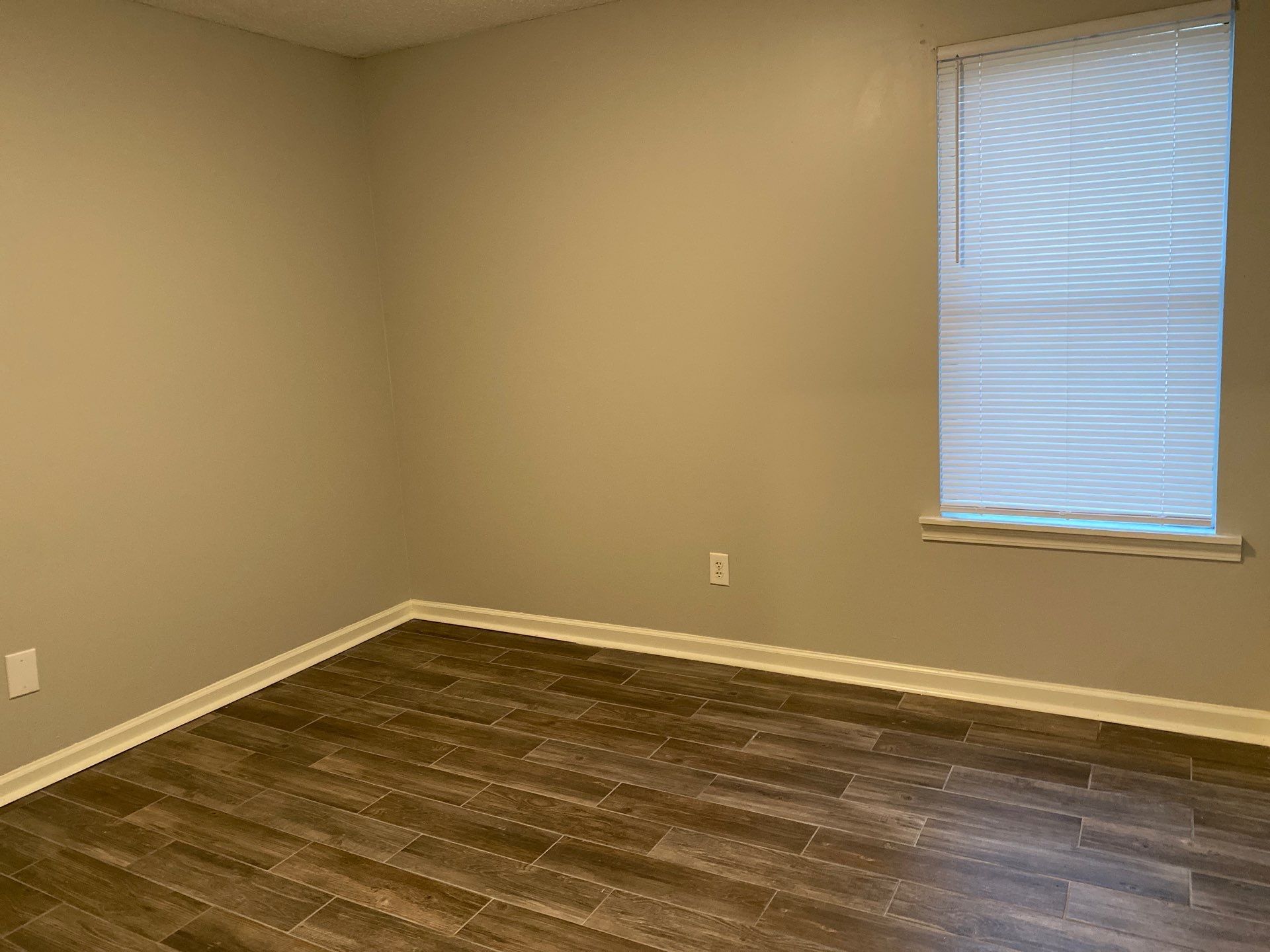 Building Photo - 150 Stratford Ln