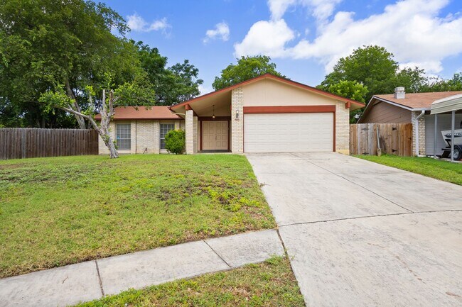 Building Photo - 3 Bedroom/2 Bath Camelot II Subdivision