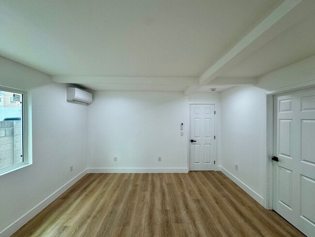 Building Photo - Large New Construction 3 bed 2 Bath Apartm...