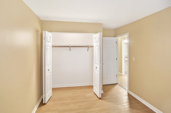 Building Photo - 3382 Fox Hill Rd