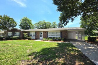 Building Photo - Newly Updated Home in Seagate Village