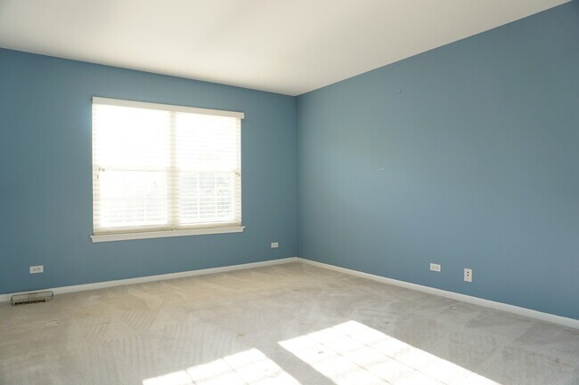 Building Photo - 172 Crescent Ln