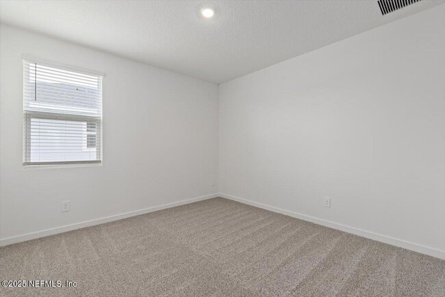 Building Photo - 3299 Lago Vis Dr