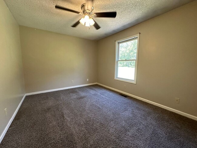 Building Photo - 1004 Northwood Dr