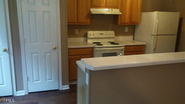 Building Photo - 1652 Hallmark Hills Dr