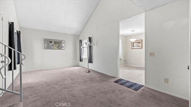 Building Photo - 10861 Mountain View Ave